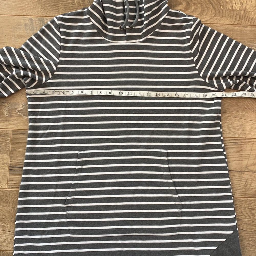 Maurices size 1 Gray & White Stripe Hooded Tunic Pullover - Picture 6 of 7